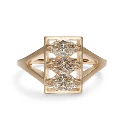 Discount Betsy & Iya Claro ring