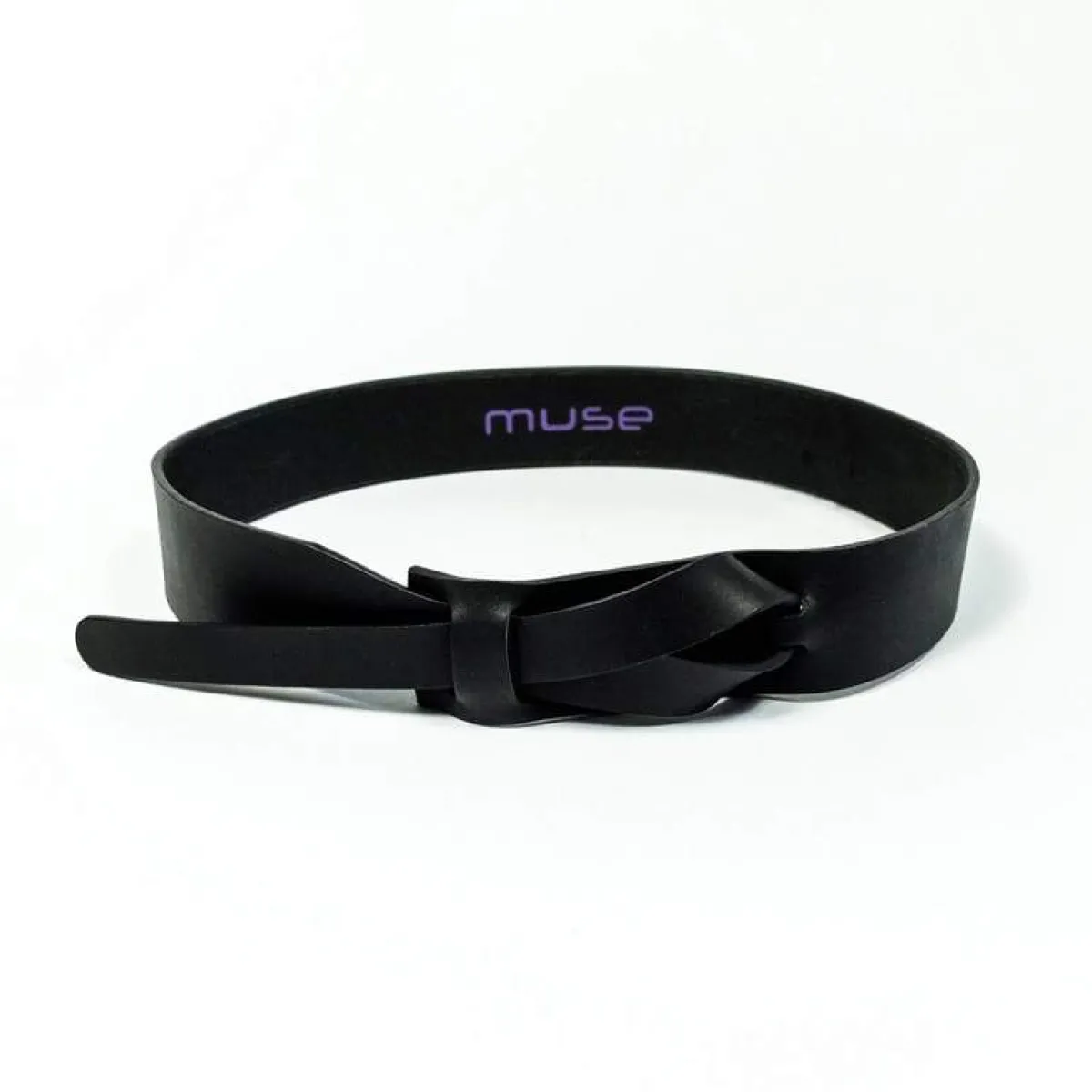 Best Betsy & Iya Muse 1.5 Inch Buckleless Leather Belt