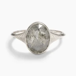 Fashion Betsy & Iya Nubis ring