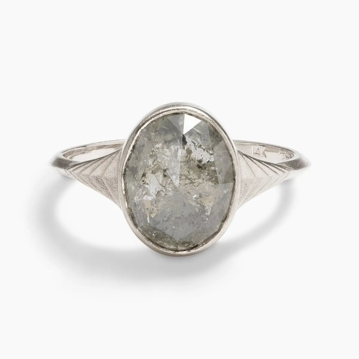 Fashion Betsy & Iya Nubis ring